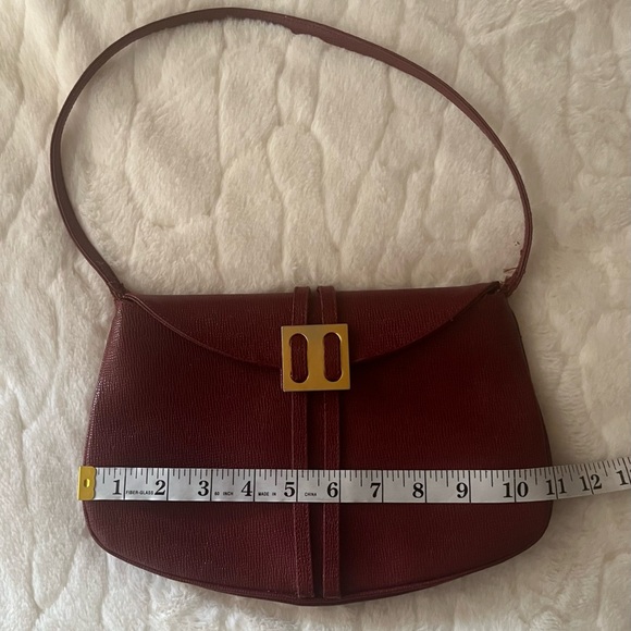 Authentic Vintage Carolina Herrera shoulder bag. - Picture 4 of 9